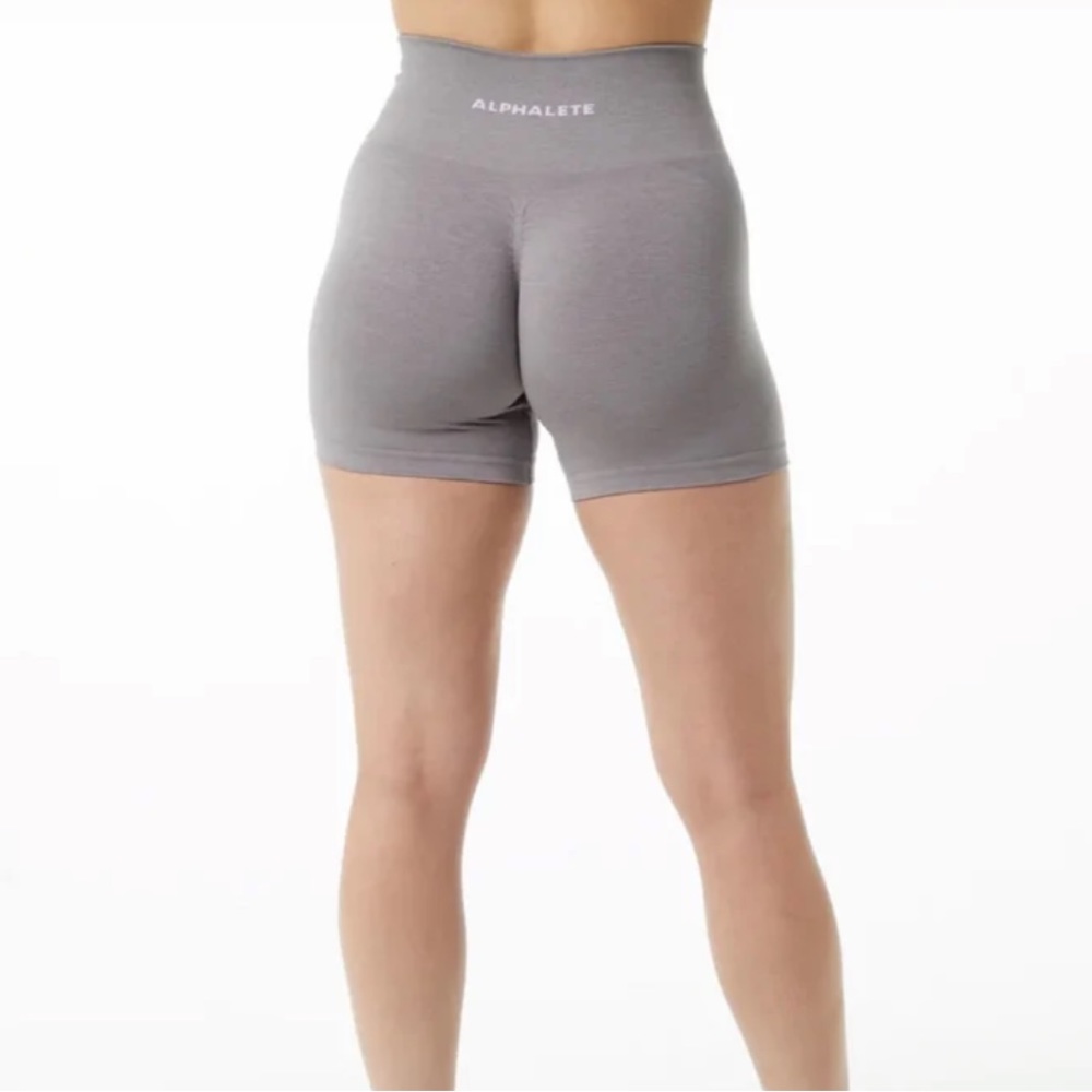 NWOT Alphalete Amplify, Shorts Color Storm Grey